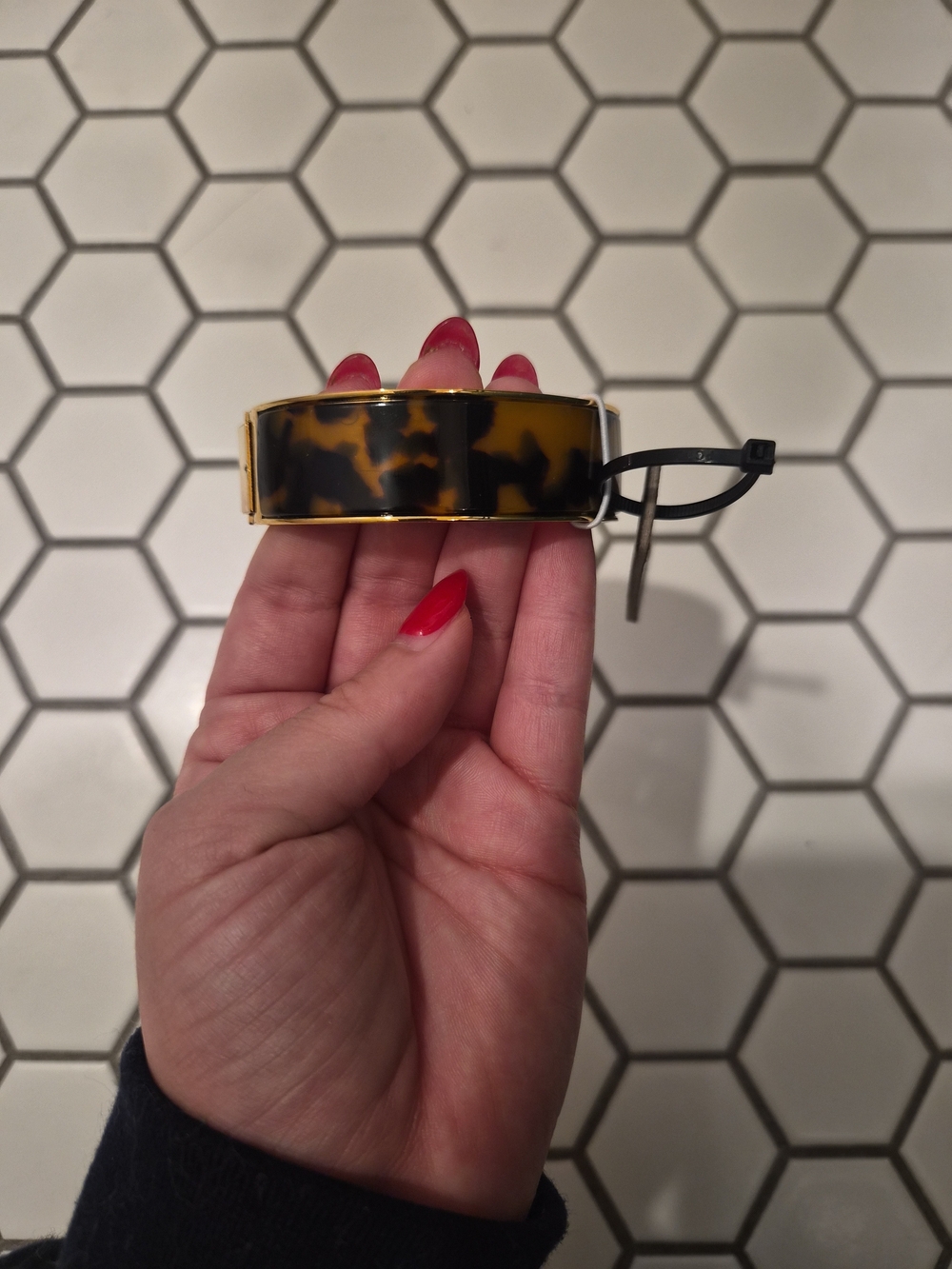 Womens J. Crew Bracelet Tortoise Shell Animal Print Gold Tone Hinged Bangle Glam